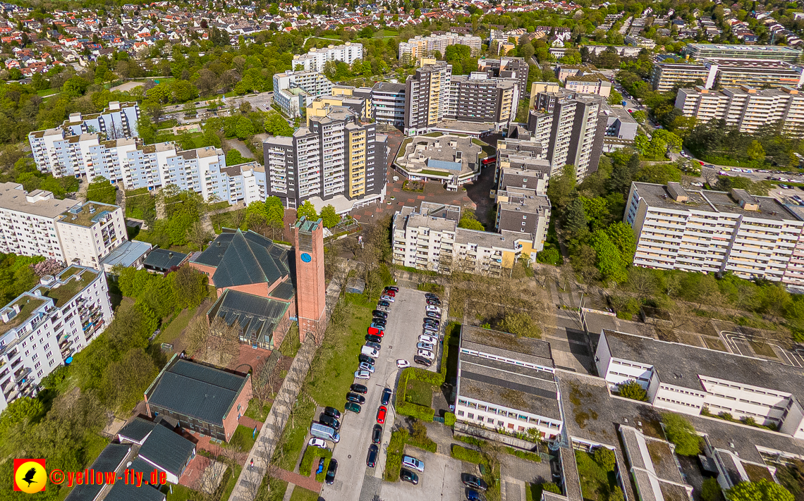 04.05.2023 - Luftbilder vom Marx-Zentrum uns seiner Umgebung in Neuperlach